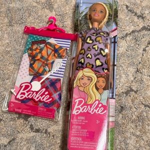 Barbie doll and extra outfit bundle ✨💗